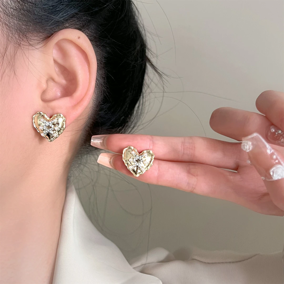 锌合金仿珍珠耳饰 金色爱心镶钻珍珠耳钉百搭复古ins风耳环女