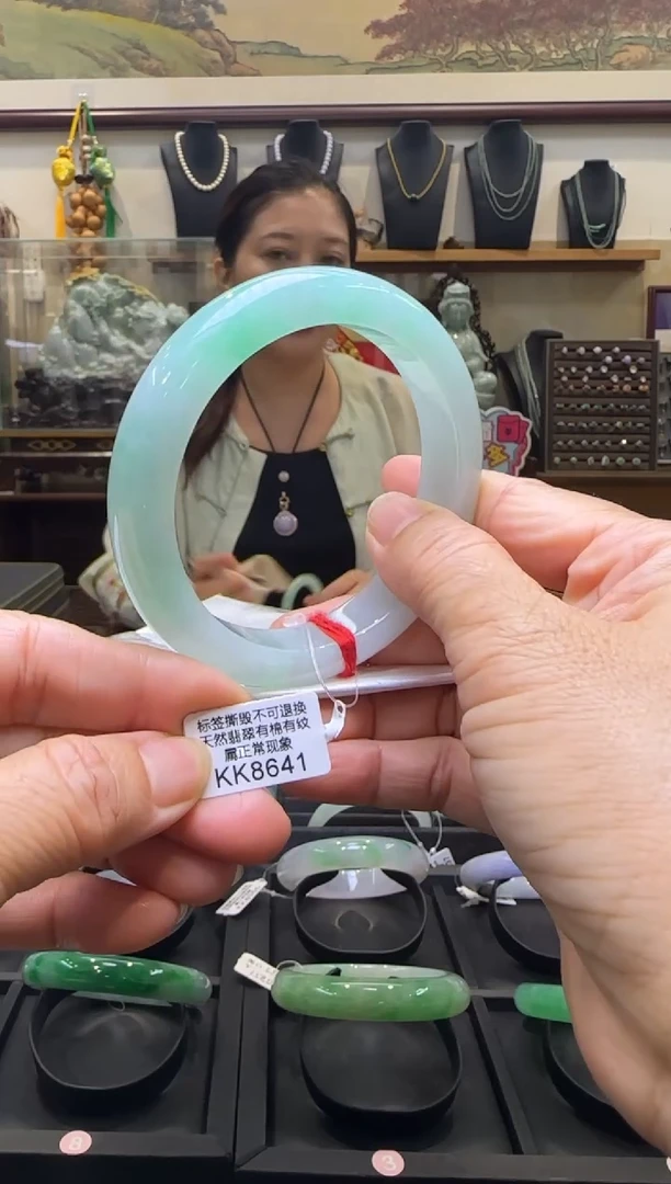 【闪购商品】翡翠手镯未镶嵌正圈61+ KK8641退货扣一百