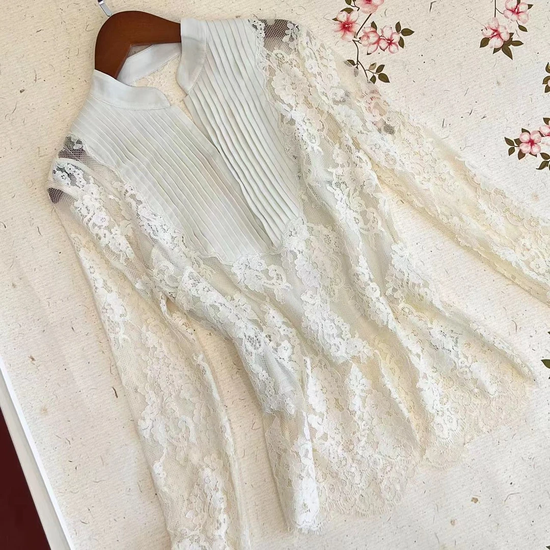 【晨老板】C【花卉与细致】蕾丝花朵时尚百搭衬衣长款圆领69230916