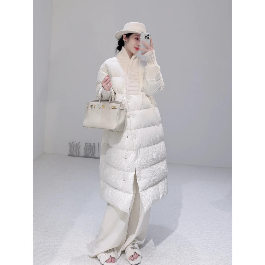 2024秋冬新款女装时尚纯色中长款白鹅绒外套宽松简约保暖羽绒服女