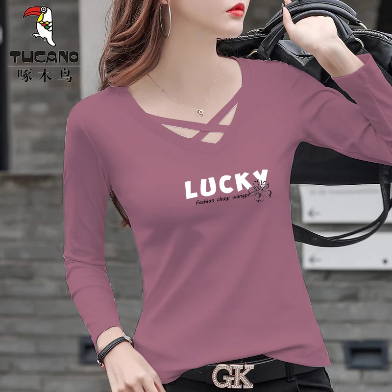 啄木鸟减龄长袖打底衫春秋洋气t恤女时尚高端修身百搭镂空v领上衣