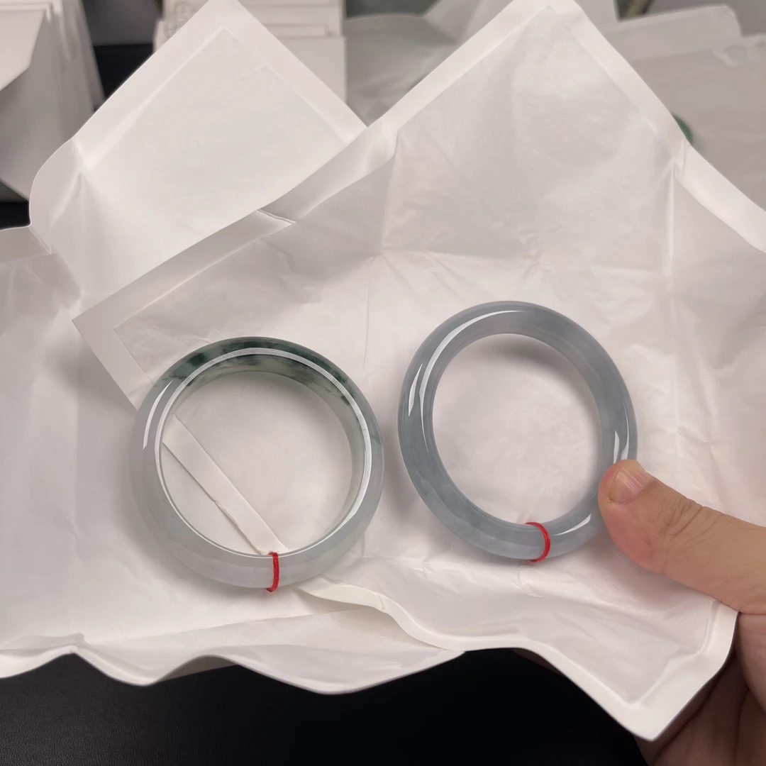 大拇指翡翠手镯0810