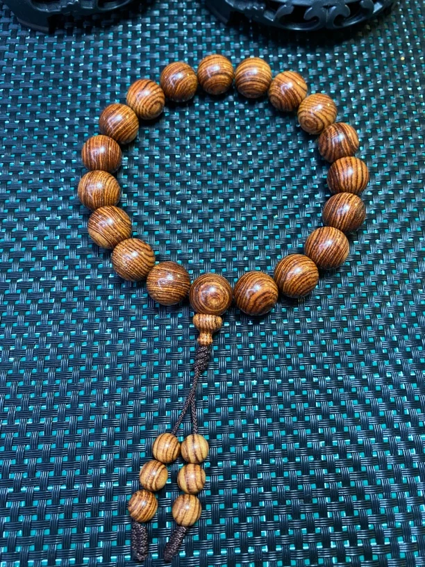 正宗海南黄花梨，1.5尺寸小手持，顺纹老料油性密度一流盘玩易包浆！