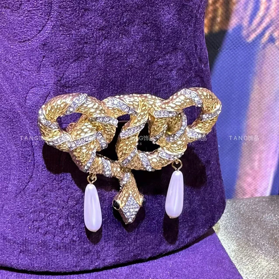 铜合金胸针 Z1042时尚复古金色经典盘蛇胸针