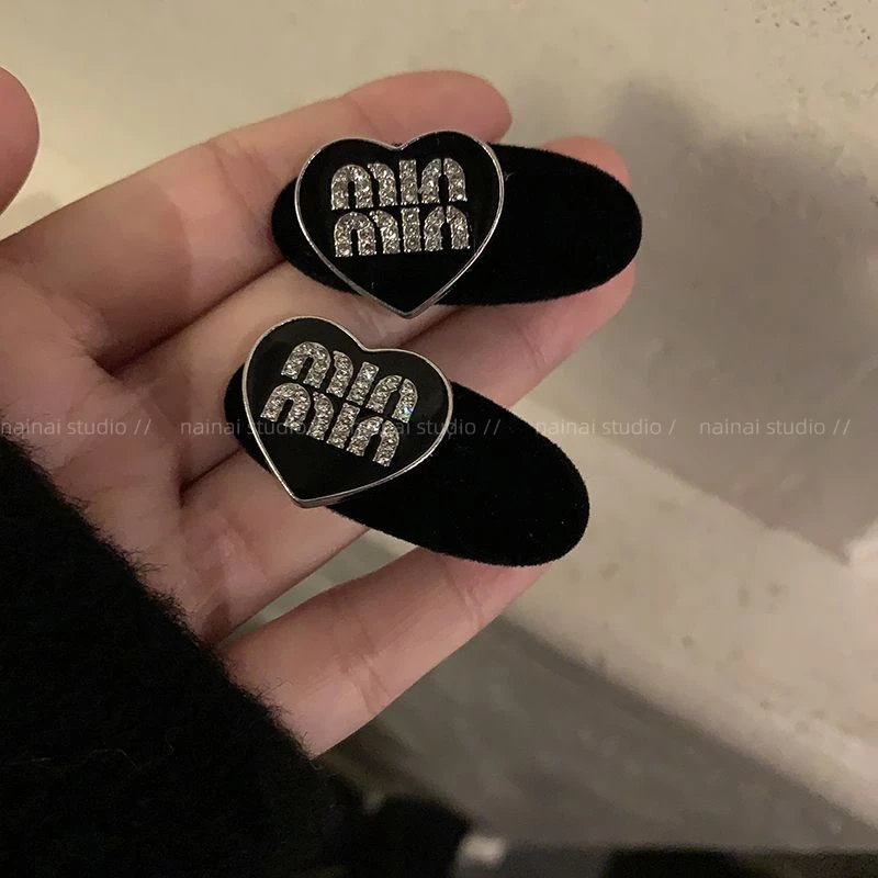 网红黑色丝绒爱心鸭嘴夹复古法式小香风侧边夹女发饰发夹头饰气质
