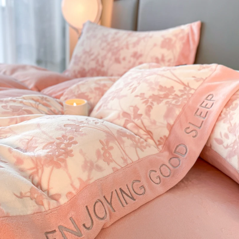 雕花牛奶绒冬季床上四件套加厚保暖法兰绒珊瑚绒床单被套入冬床品