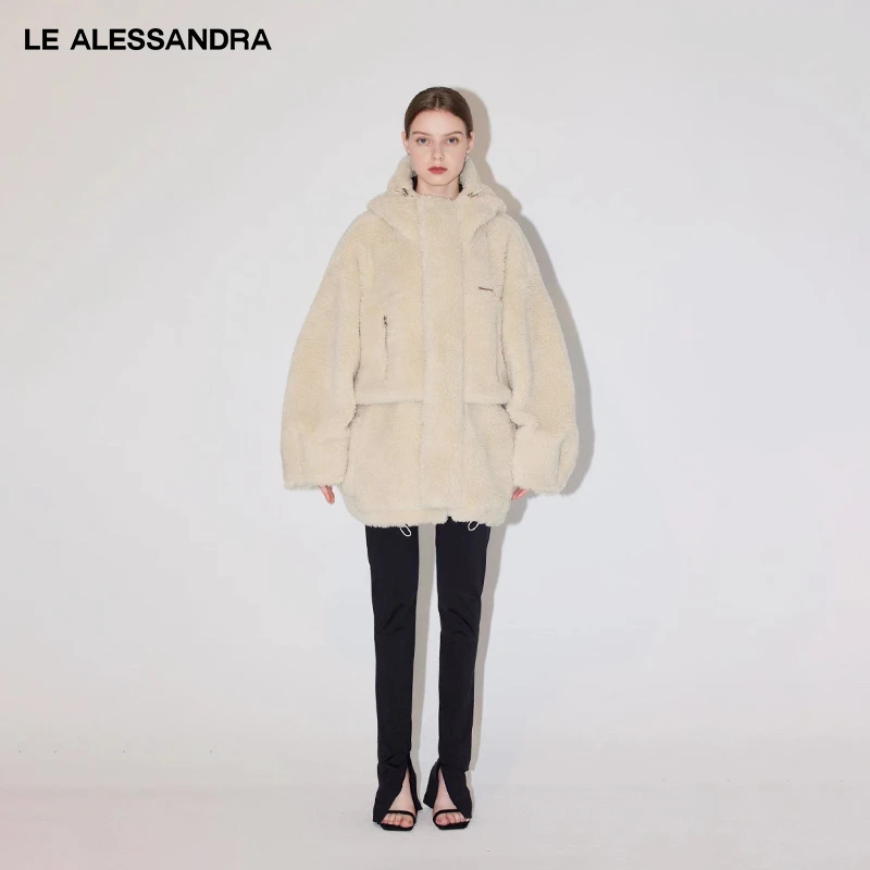 【孙怡同款】品牌直营 LE ALESSANDRA卡其色金属标泰迪羊羔毛外套