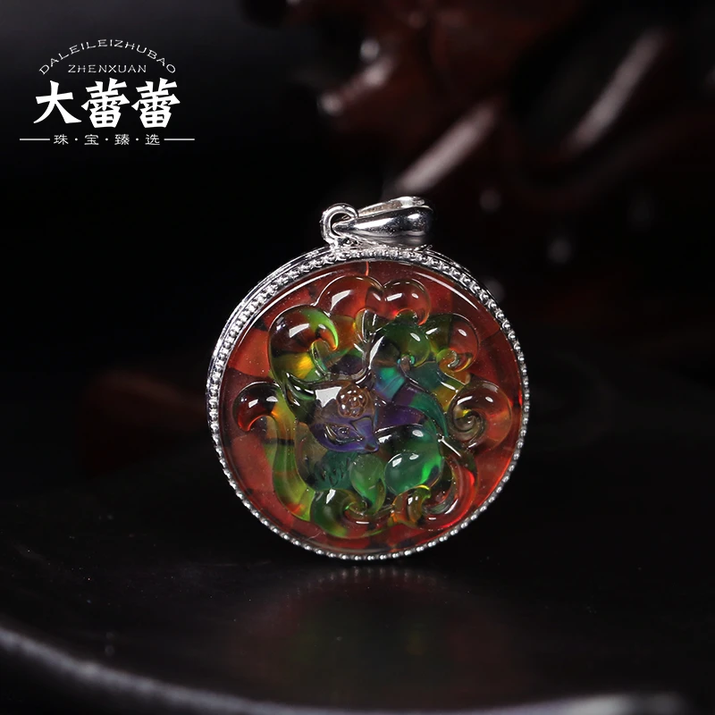 财贵双招 | 斑彩九尾媚狐双面吊坠-多样性发其一