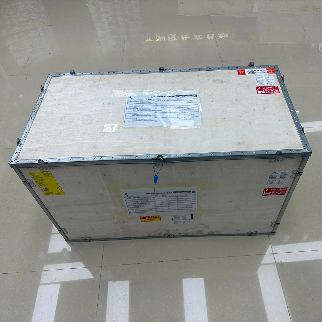 LYXZ全新未使用[港口专柜直发】恭言开业线上男表