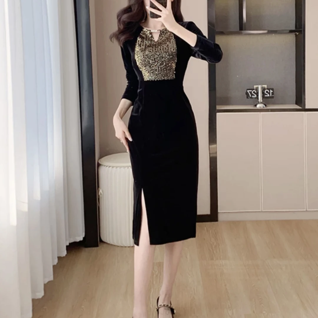 高级爆款女装2024冬季新款气质时尚亮片设计感纯色高级感连衣裙