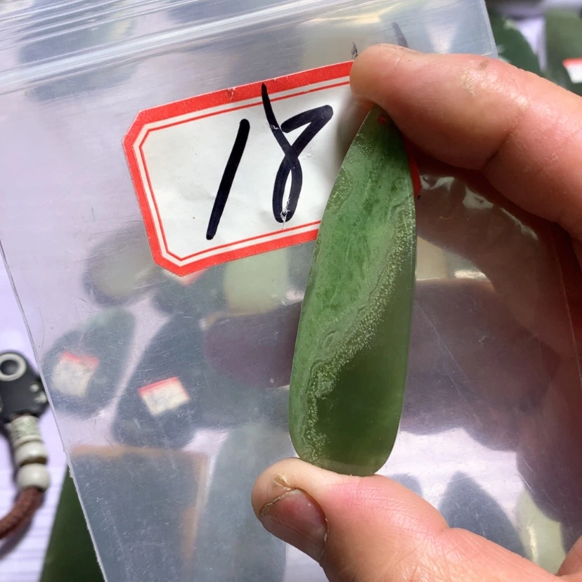 【闪购商品】和田玉(糖玉)颈饰未镶嵌哎****1