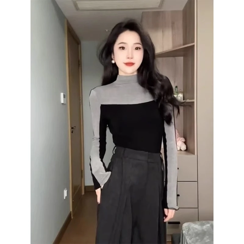 撞色拼接长袖T恤女春秋季新款设计感时尚洋气修身半高领打底衫