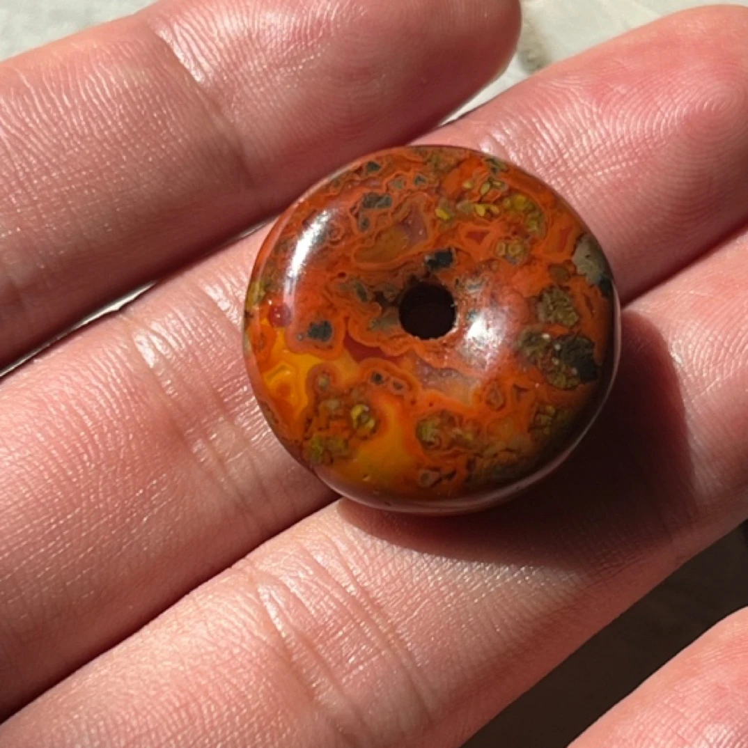 天然战国红玛瑙平安扣挂件吊坠颈饰结构细腻色彩明亮24.5/9mm