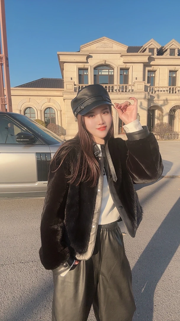【喜芃皮草优选】“卿卿我心”年新款高定皮毛一体外套配水貂时尚百搭