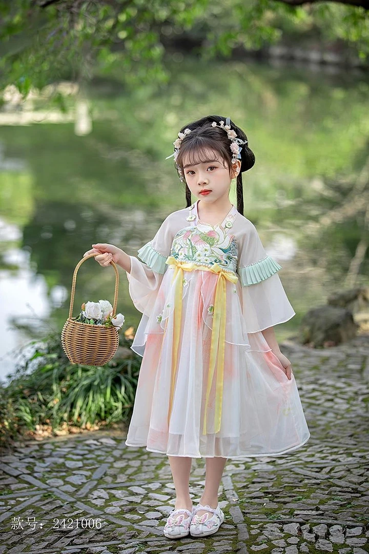 拾装彩衣    汉服女童夏季唐制刺绣连衣裙