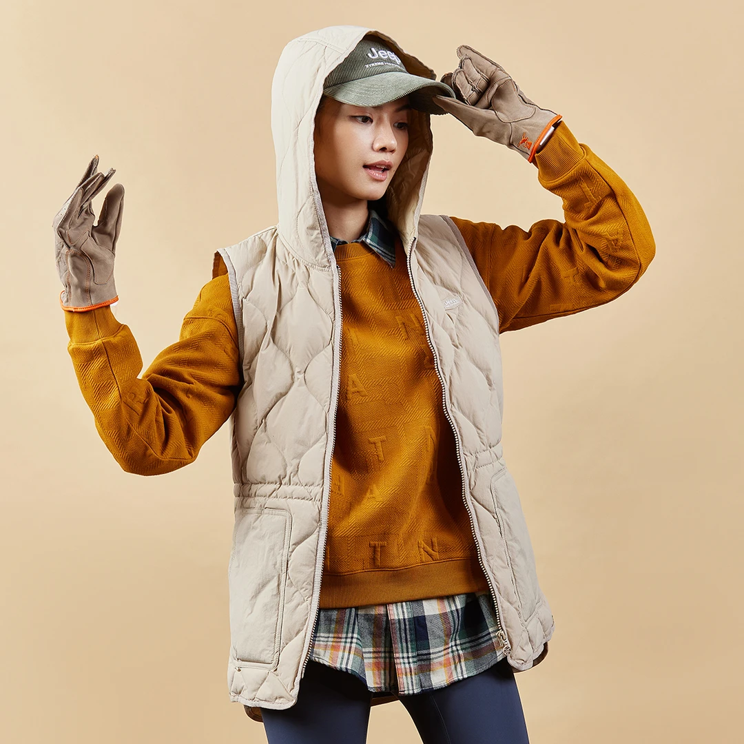 JEEP/吉普秋冬新款女式户外休闲运动背心冬季连帽保暖轻羽绒马甲