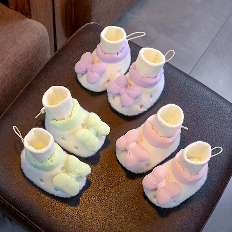 婴儿鞋子软底新生儿保暖鞋袜0-6-12月男女宝宝加绒袜子秋冬季不掉