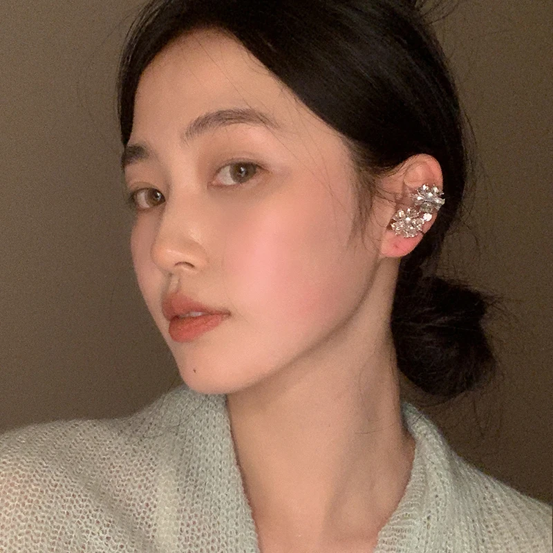 oushipei/欧诗佩 铜合金合成锆石耳饰 气质温柔花朵爱心锆石耳夹
