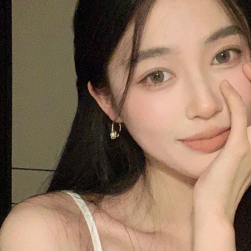 oushipei/欧诗佩 铜合金仿珍珠耳饰 复古简约法式编织珍珠C字耳环