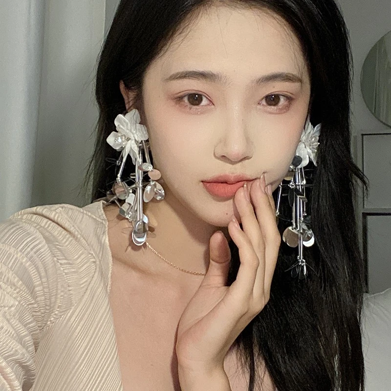 oushipei/欧诗佩 铜合金亚克力耳饰 夏季夸张花朵长款耳环流苏女