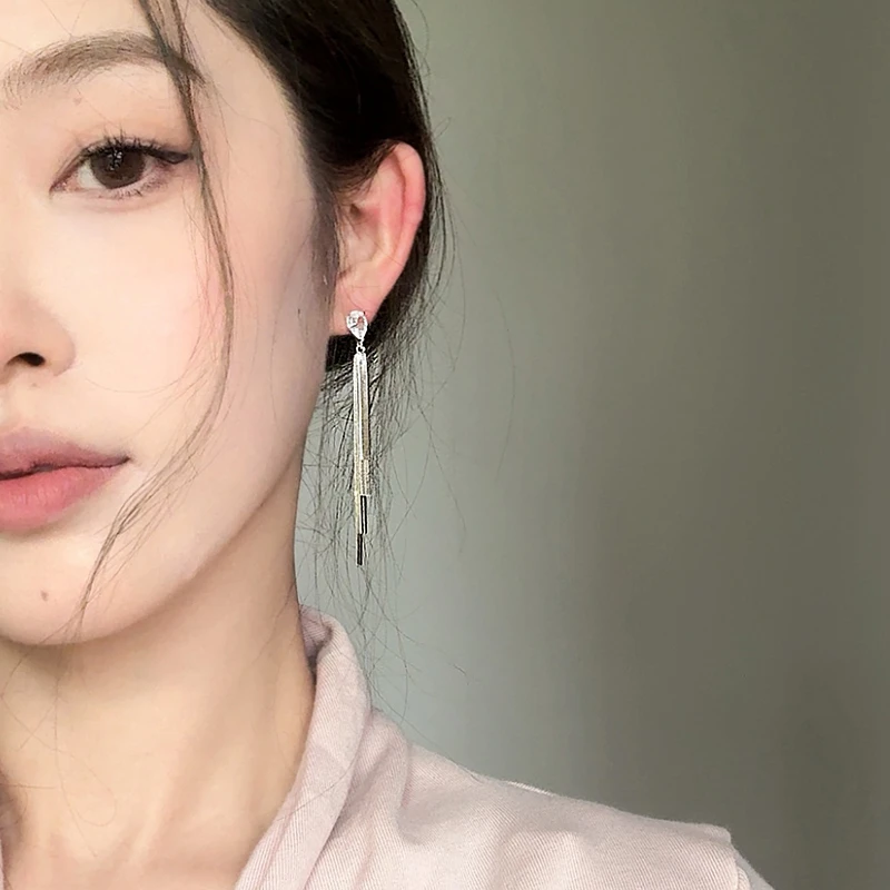 oushipei/欧诗佩 铜合金合成锆石耳饰 甜酷金属流苏爱心锆石耳环