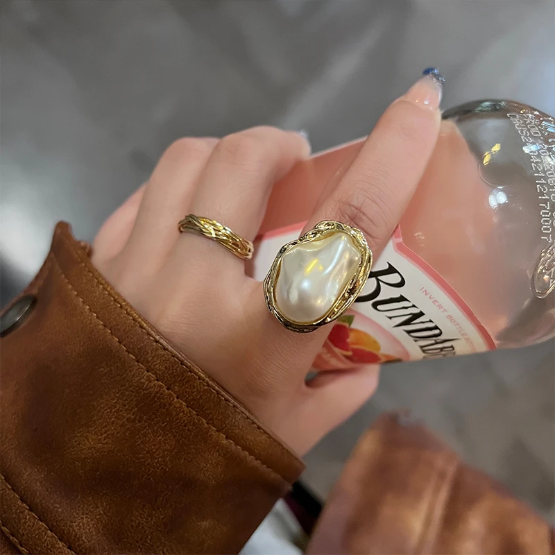 oushipei/欧诗佩 铜合金仿珍珠戒指 轻奢小众复古设计感珍珠戒指