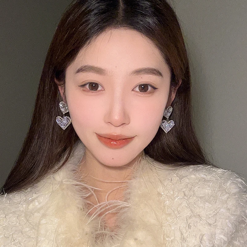 oushipei/欧诗佩 铜合金合成锆石耳饰 千金感闪锆爱心耳环耳钉女