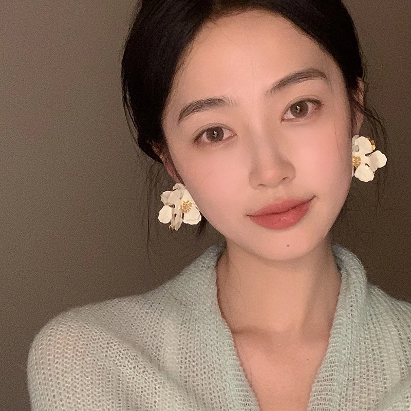 oushipei/欧诗佩 铜合金耳饰 法式复古立体花朵耳环