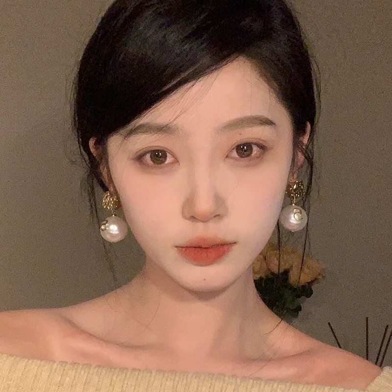 oushipei/欧诗佩 铜合金仿珍珠耳饰 网红法式褶皱金属珍珠耳环女