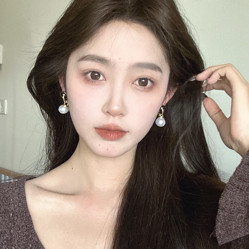 oushipei/欧诗佩 铜合金仿珍珠耳饰 法式复古吊坠气质轻奢耳环女