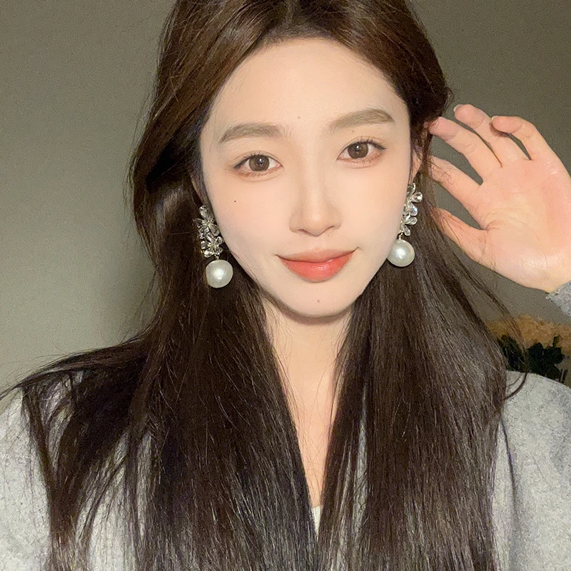 oushipei/欧诗佩 铜合金仿珍珠耳饰 轻奢高级感花朵耳环女
