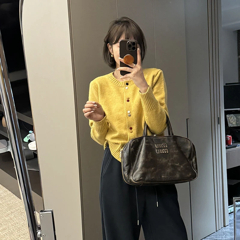 韩版圆领彩扣针织毛衣开衫