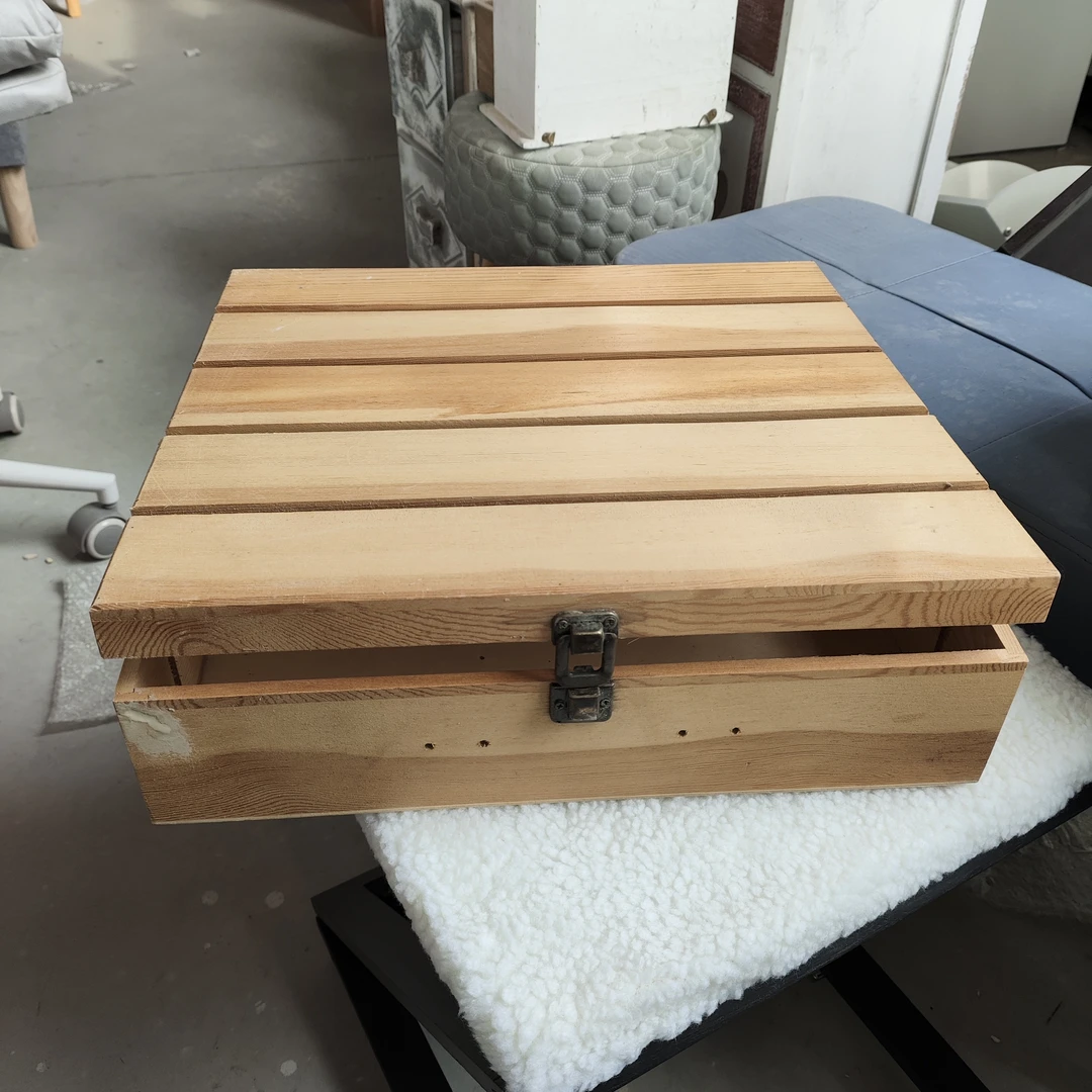 松木木质收纳盒轻微瑕疵染色不均匀处理