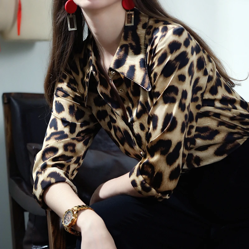 春夏新款高级感洋气豹纹衬衫女上衣长袖气质内搭高级感衬衣大码