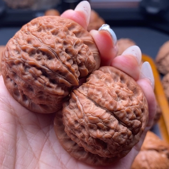 文玩核桃把件阿*血麒麟