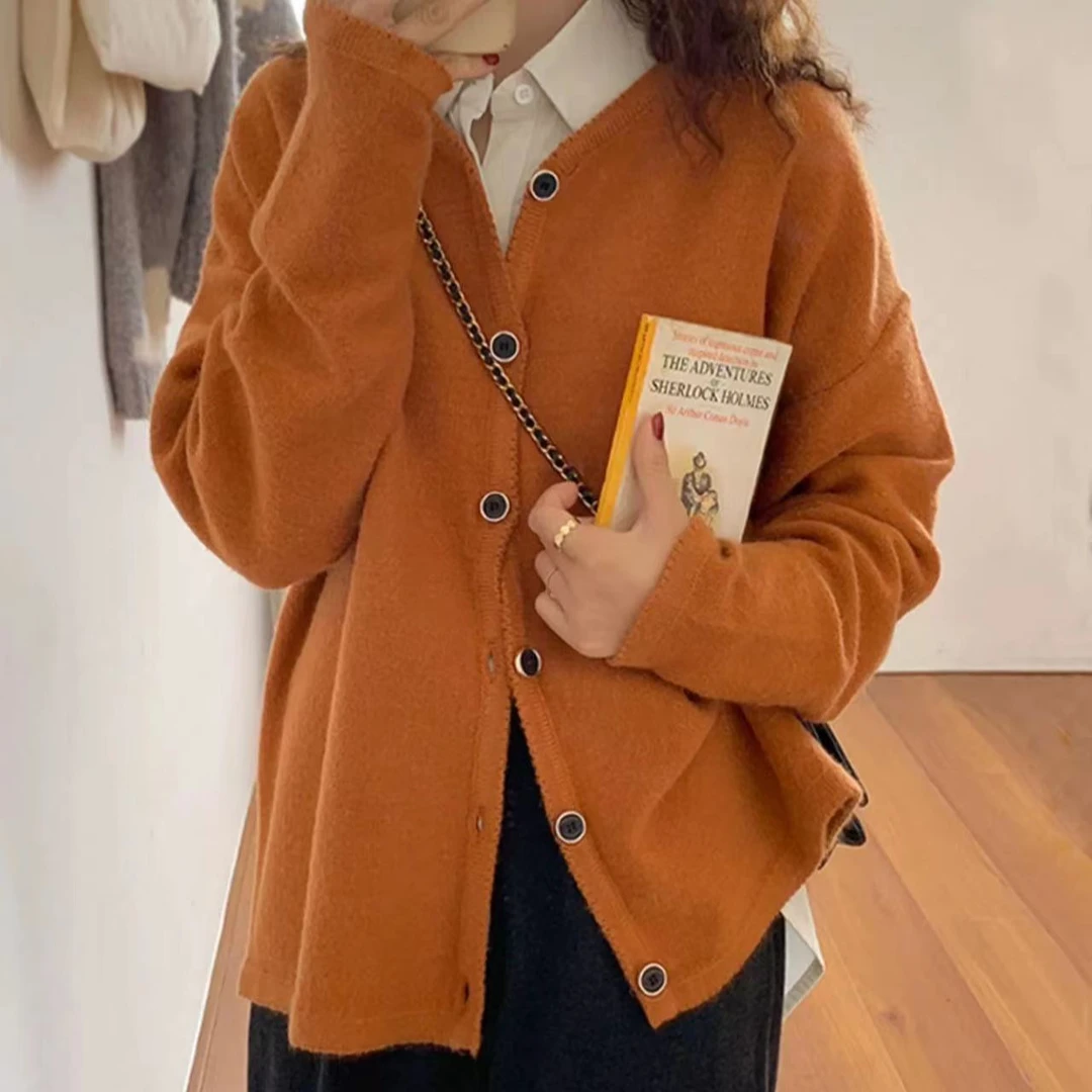 爱丽家新款纯色休闲百搭金扣V领开衫毛衣z0882