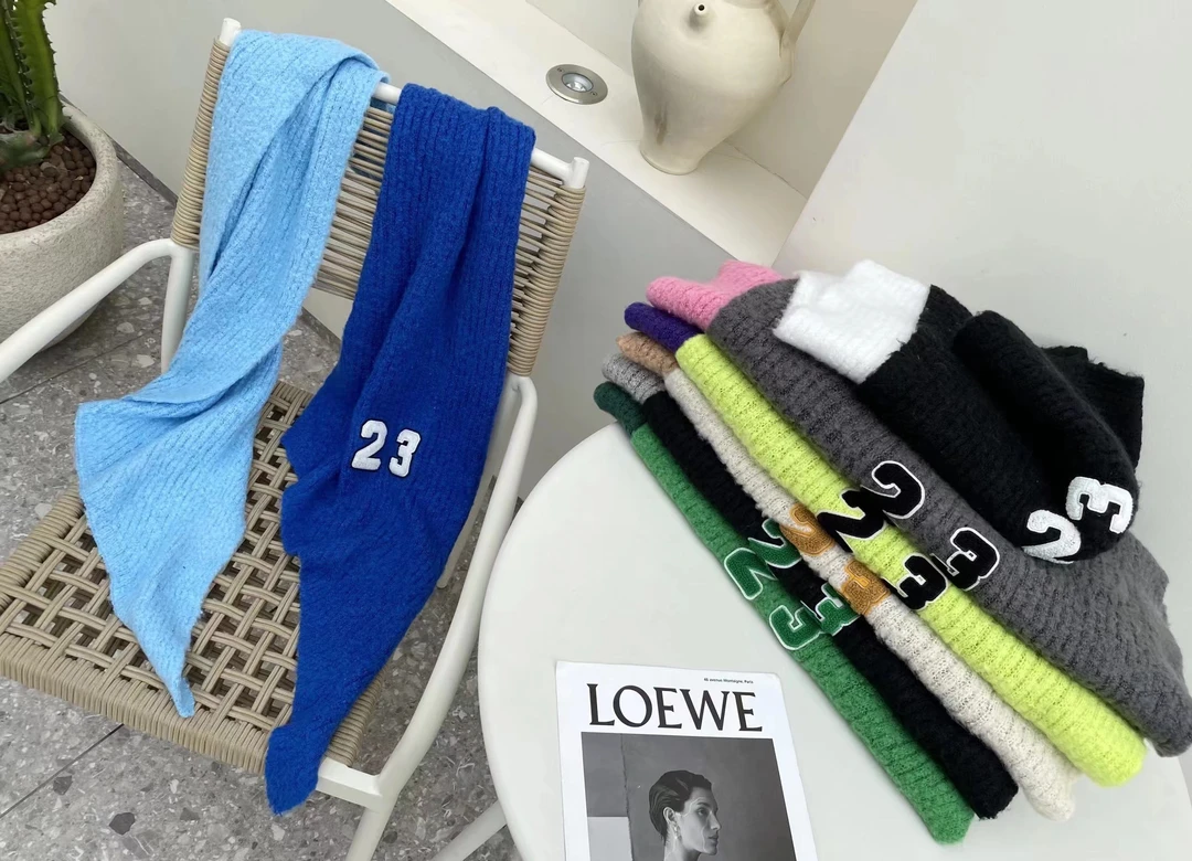 帽之都韩系双色拼三角23号围巾