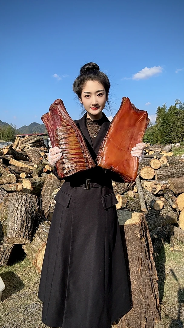 【3斤带皮腊排骨套餐】烟熏腊味，香肠10根＋萝卜干，赠品以直播间为准