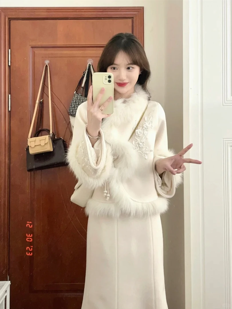 秋冬千金感高级感套装新中式盘扣刺绣毛呢外套a字半身裙两件套裙