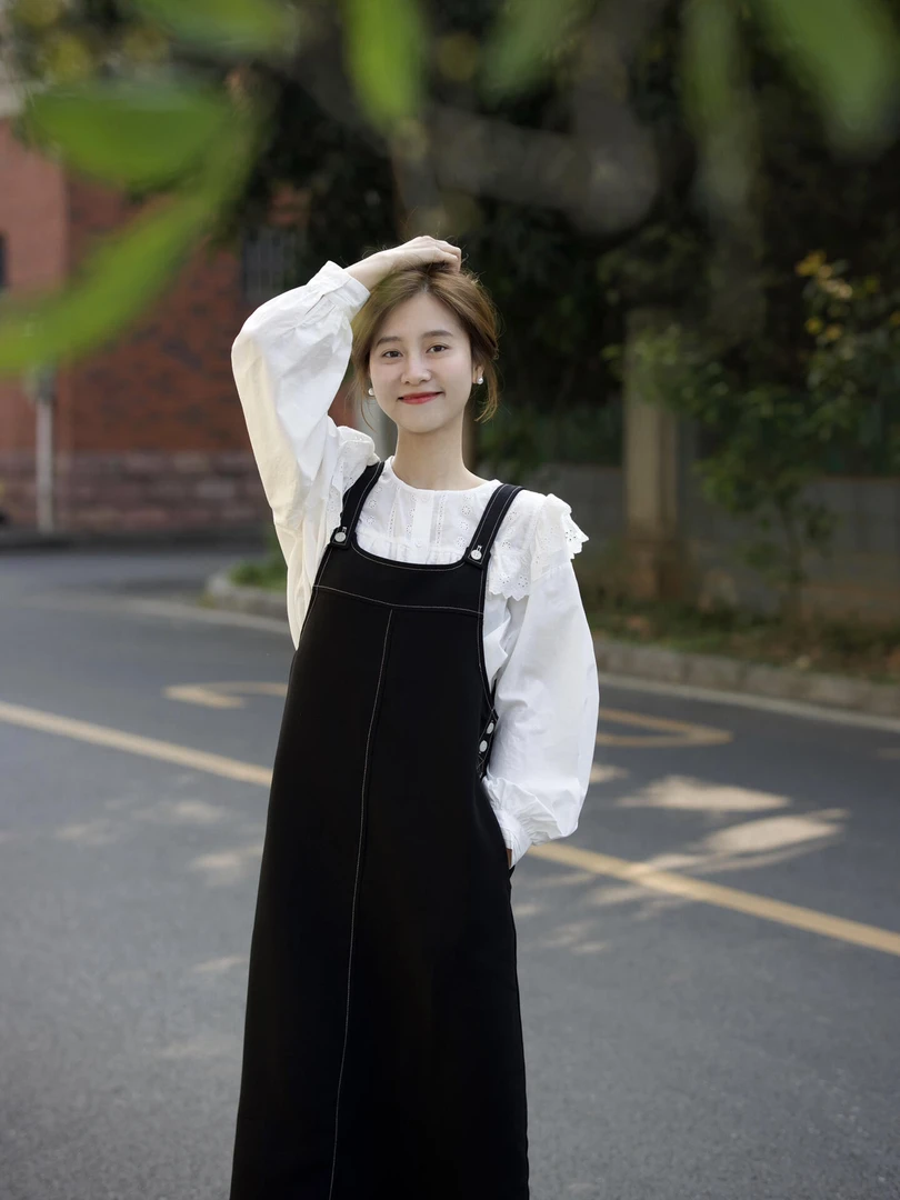 入秋搭配一整套温柔学院风背带裙套装微胖减龄少女法式衬衫两件套
