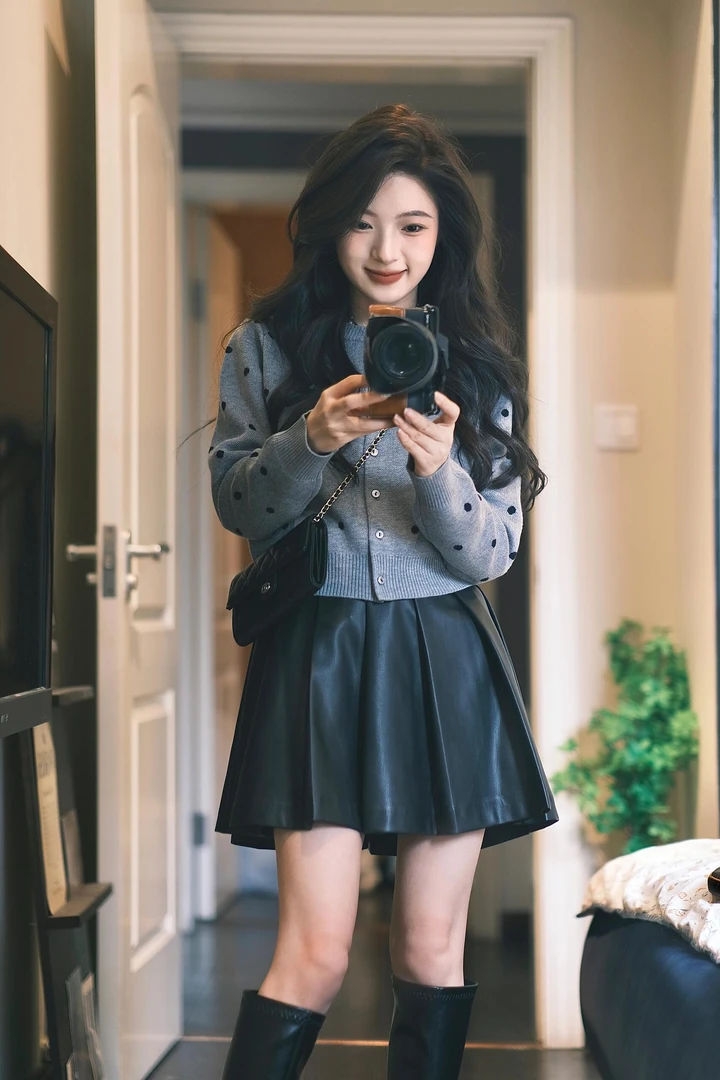 秋季搭配一整套温柔风气质波点针织上衣高腰显瘦PU皮短裙两件套女