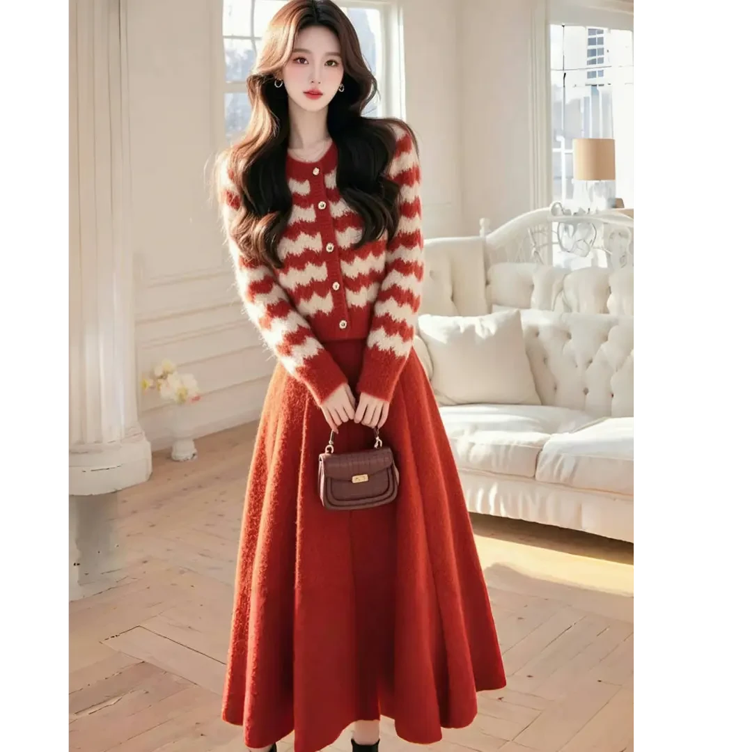 今年流行的韩系搭配一整套小香风条纹针织半身裙子两件套装女冬季