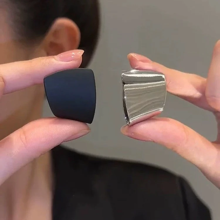 铜合金耳饰 小众个性大气不对称菱形耳钉高级感冷淡风独特耳环女