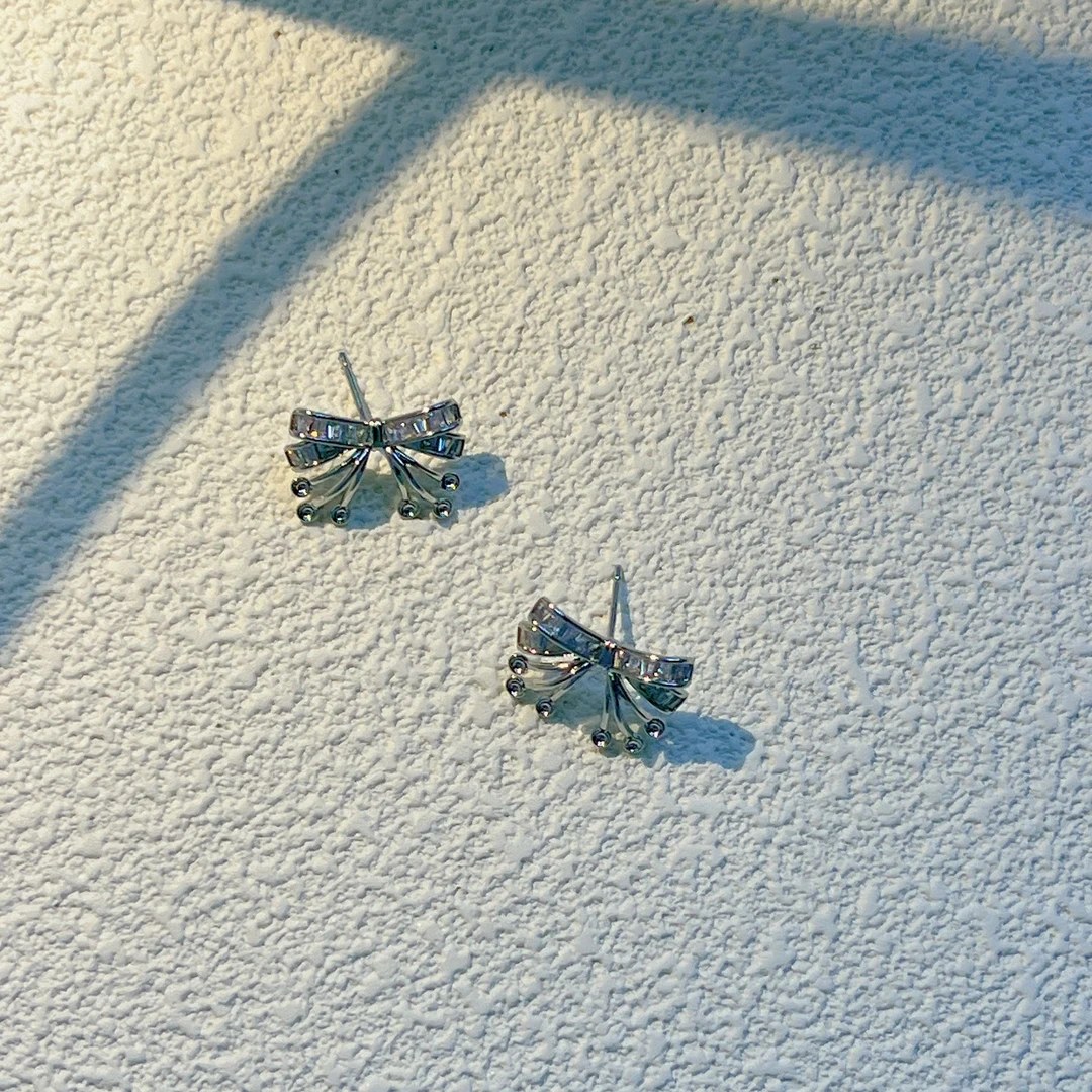 钛钢耳饰 时尚百搭精致小巧蝴蝶结小众ins耳钉女 朱莉娅（XH049）