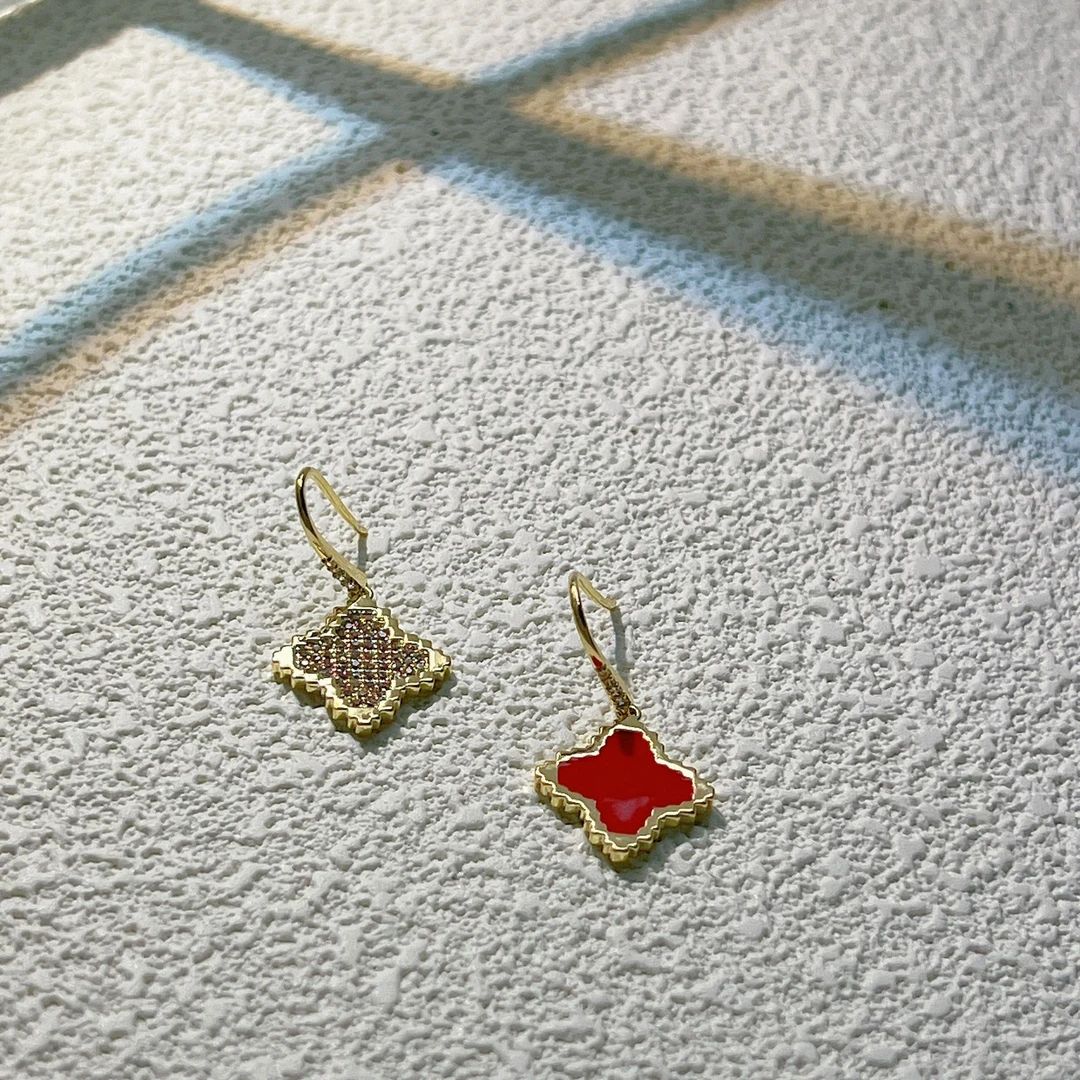 钛钢耳饰 轻奢时尚百搭简约精致红色锆石小众耳环朱莉娅（XH074）