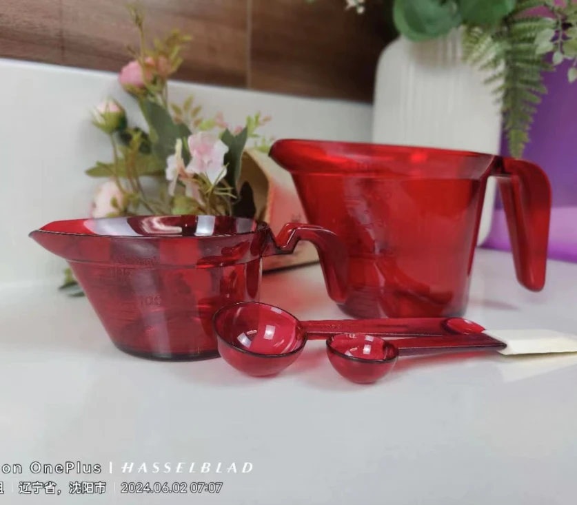 （日）红色微波厨神量杯套装  家用   带刻度  可微波