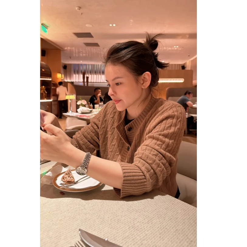 LAZYVISION+【俏皮少女】羊绒绞花针织开衫ZMD-23876