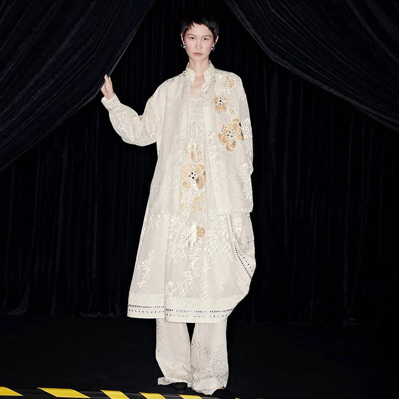 M essential 马 凯芙绘烧花锻 工坊拼布镶镜绣花衬衫