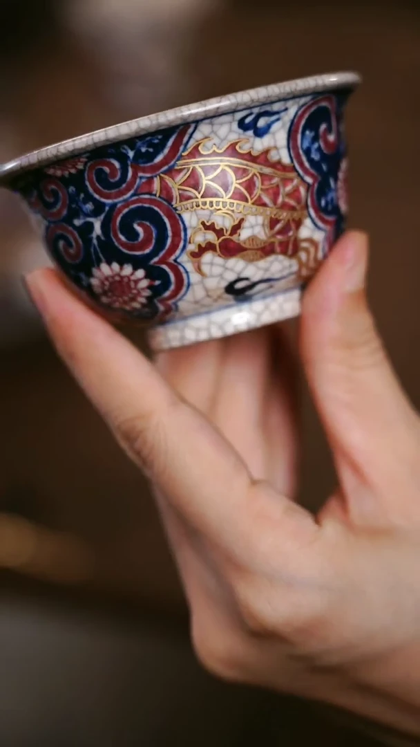 【闪购商品】霖松堂-描金釉里红压手杯-红金穿花龙