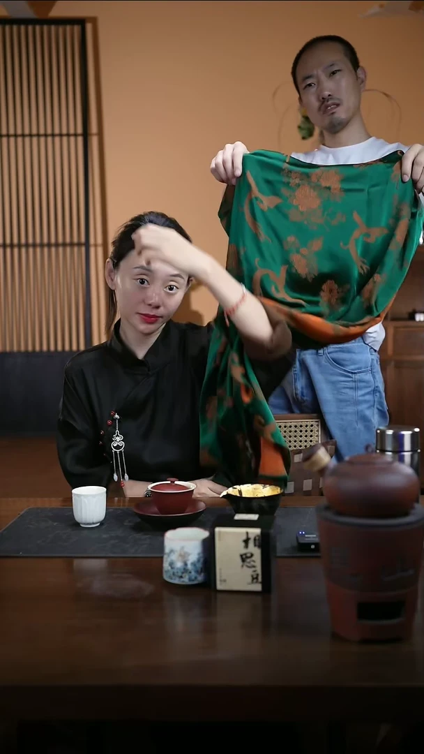 【闪购商品】衣服-绿色披肩-手工